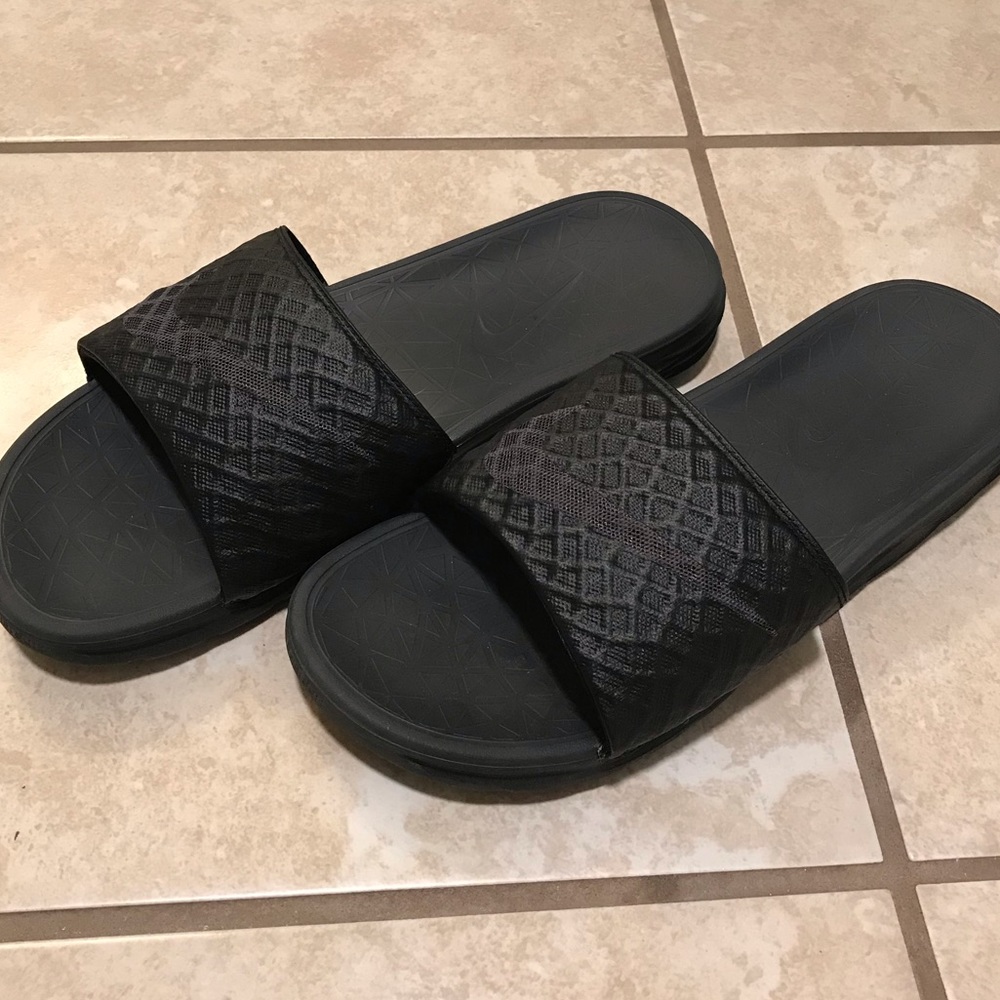 Men’s Nike Slides Sandals size 10
